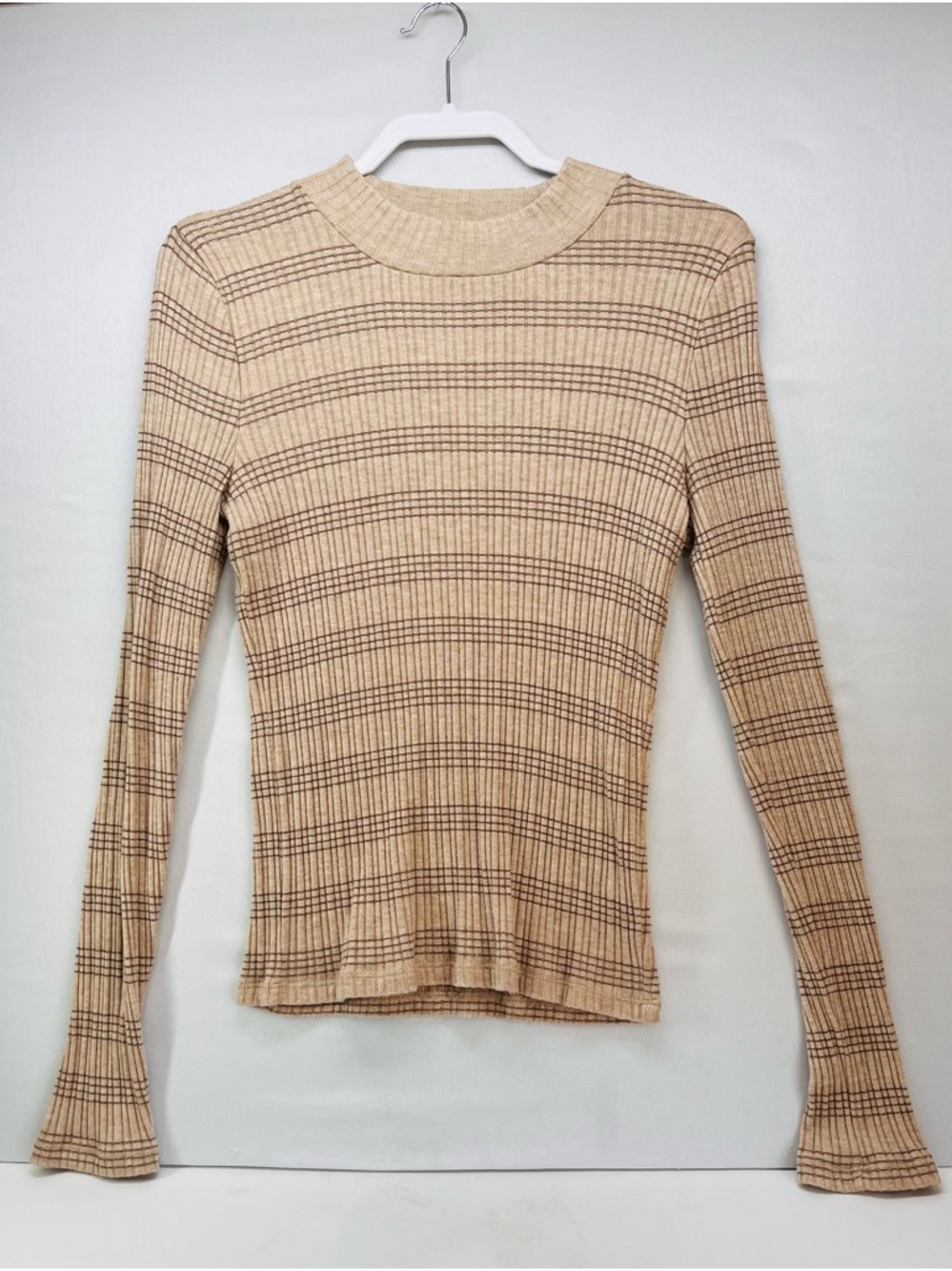 Vince Beige Ribbed Long-Sleeve Top with Brown Plaid Stripes